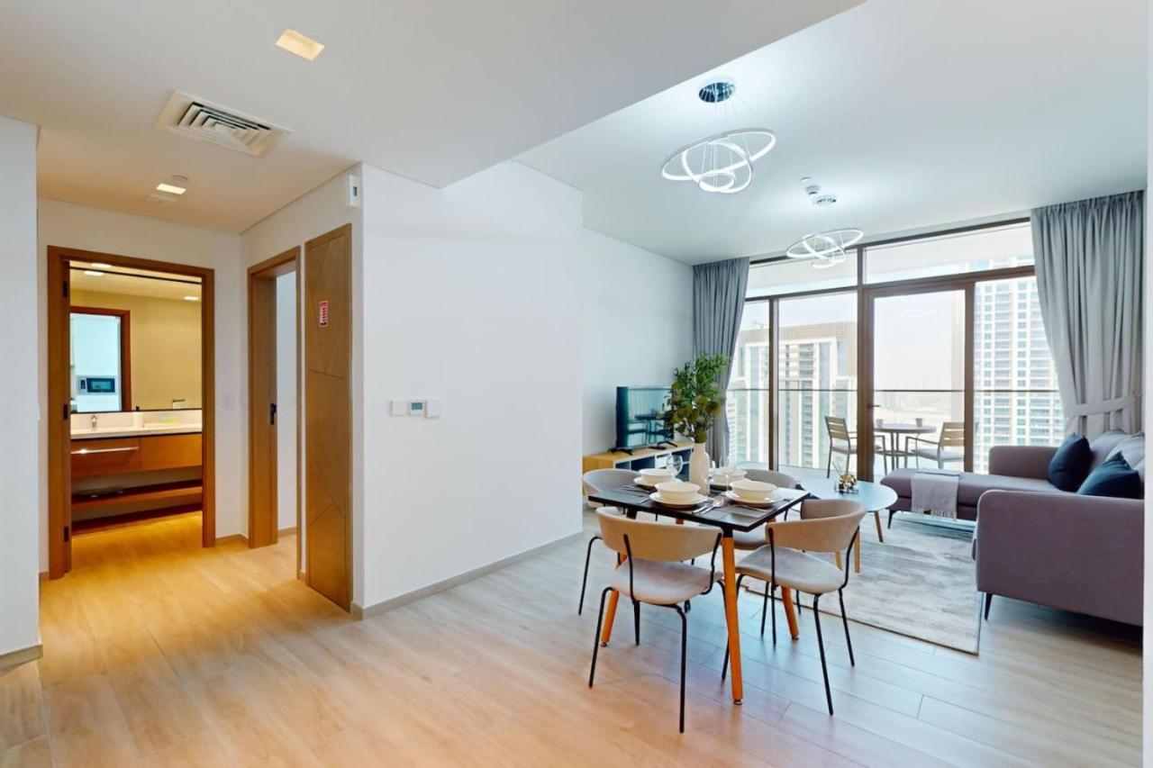 Palace Residences - Light One Bedroom Dubai