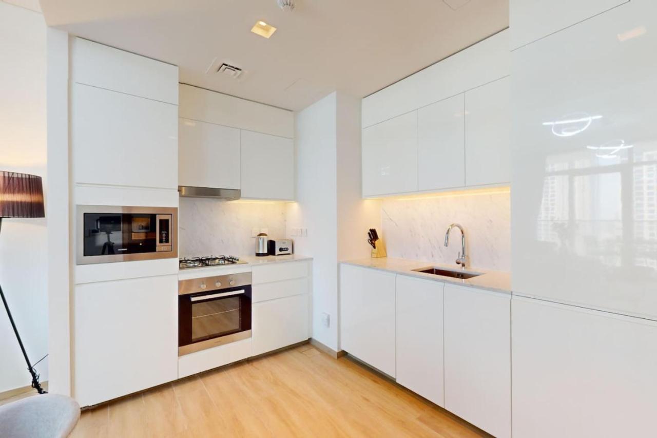 Palace Residences - Light One Bedroom * Dubai